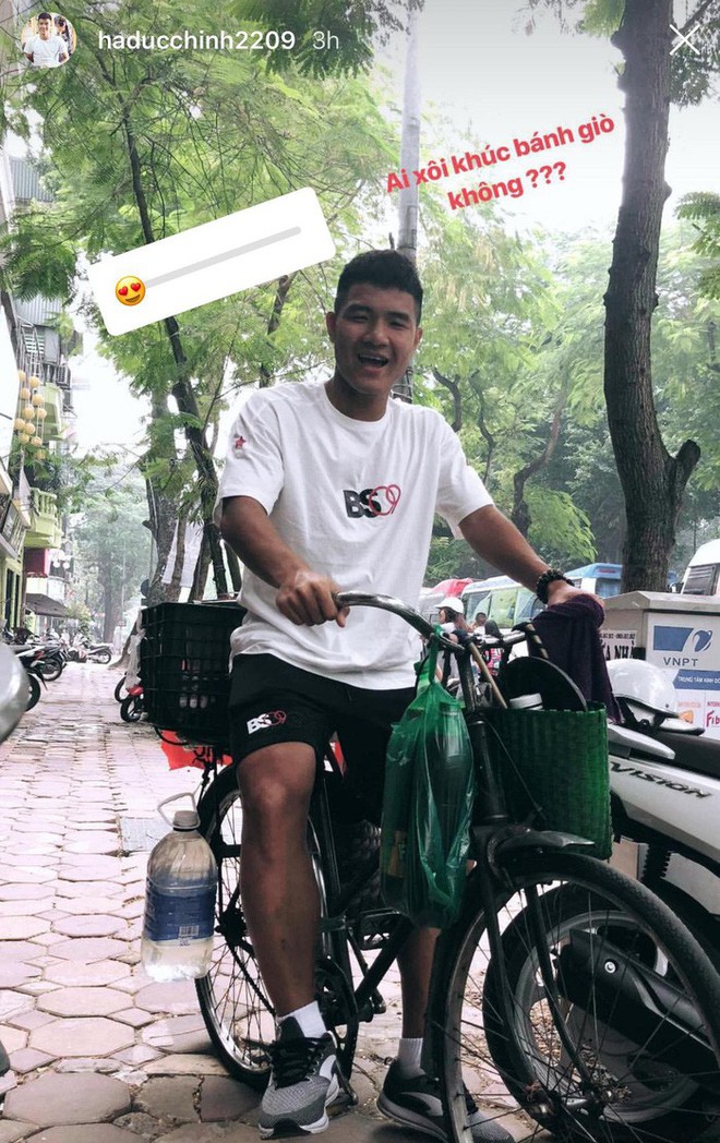 Thực hư chuyện cầu thủ Việt Nam bị thu hết điện thoại khi tới L&agrave;o đ&aacute; trận mở m&agrave;n AFF Cup 2018 - Ảnh 2.