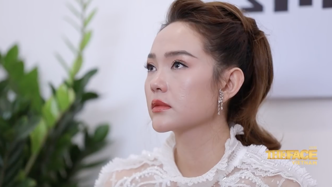 Học tr&ograve; Minh Hằng bức x&uacute;c v&igrave; bị đụng đến gia đ&igrave;nh v&agrave; h&eacute; lộ cơ thể bị khiếm khuyết - Ảnh 2.