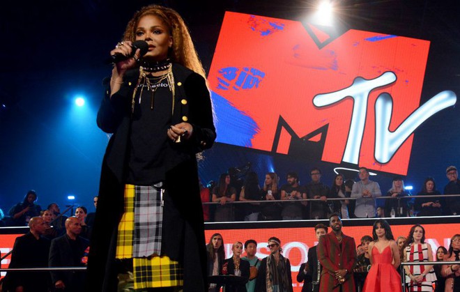 5 khoảnh khắc đ&aacute;ng nhớ nhất tại lễ trao giải MTV EMAs 2018 - Ảnh 5.
