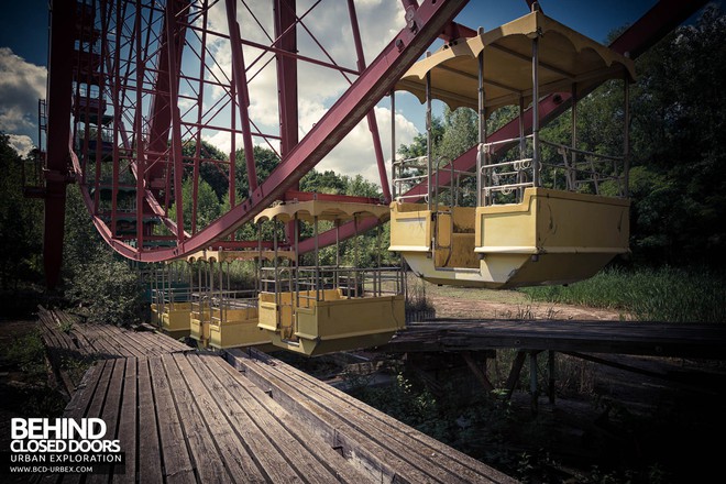 Spreepark: Từng là công viên giải trí hàng đầu nước Đức, lụn bại sau khi rơi vào tay trùm thuốc phiện rồi bị bỏ hoang suốt 16 năm qua - Ảnh 5.