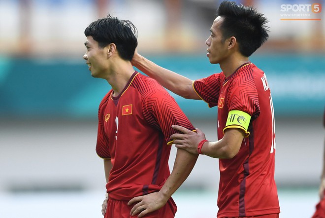 Hai ngôi sao Việt Nam được báo Thái Lan đưa vào top 10 chân sút hứa hẹn tỏa sáng ở AFF Cup 2018 - Ảnh 1.