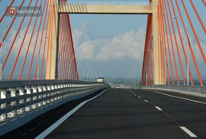 Quảng Ninh: Mới thông xe hơn 2 tháng, cầu Bạch Đằng 7.600 tỷ đã xuất hiện hiện tượng lồi lõm - Ảnh 5.