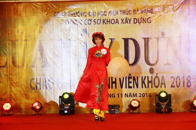 Lộ diện chàng trai đăng quang cuộc thi Miss nam sinh hot nhất hôm nay: Chân siêu thon và dài, mặt thanh tú baby như con gái - Ảnh 7.