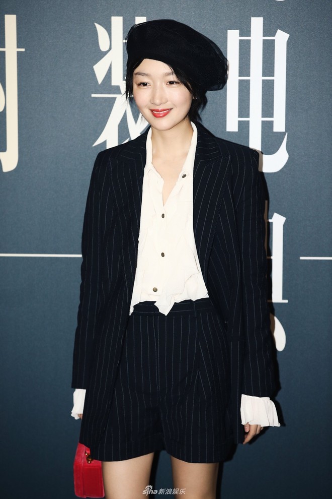 Thảm đỏ Vogue Film: Angela Baby đẹp như c&ocirc;ng ch&uacute;a, Triệu Vy lộ bọng mắt lớn b&ecirc;n Dương Mịch - Ảnh 17.