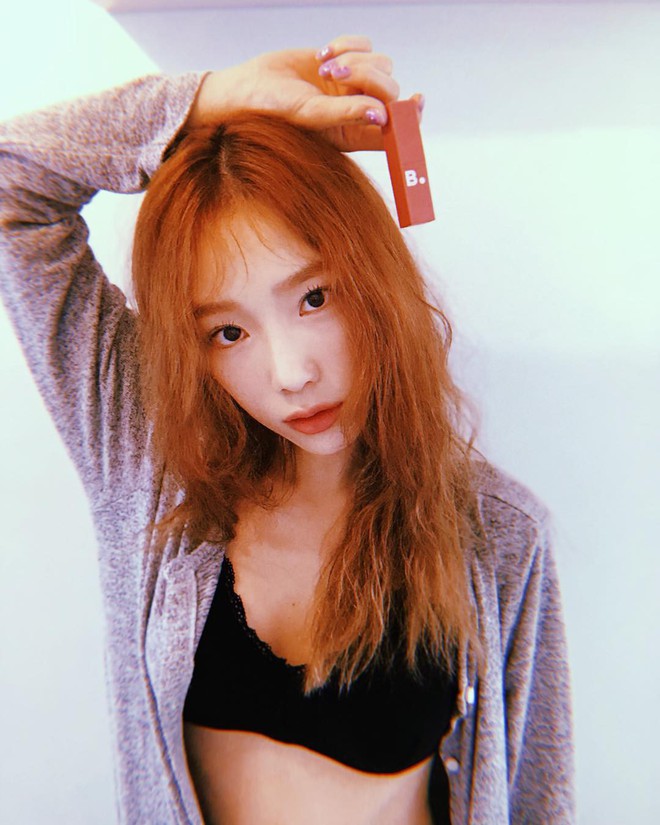 Dân tình tá hỏa vì Taeyeon ngây thơ ngày nào giờ phanh áo khoe nội y táo bạo trên Instagram - Ảnh 2.