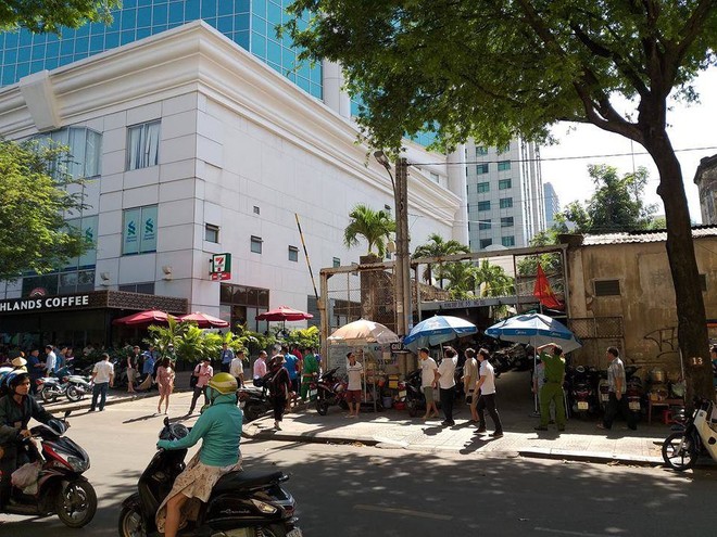 Saigon Trade Center nghi án  có người đàn ông tự tử - Ảnh 2.