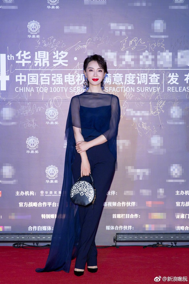Thảm đỏ Hoa Đỉnh: Hoa hậu Hong Kong diện đầm xuyên thấu khoe body, Ngô Cẩn Ngôn bánh bèo với váy xẻ sâu - Ảnh 5.