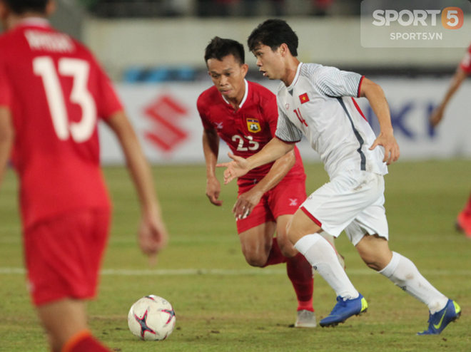 Phát hiện AFF Cup 2018: Đội trưởng Văn Quyết tìm thấy bản sao tại Lào - Ảnh 2.