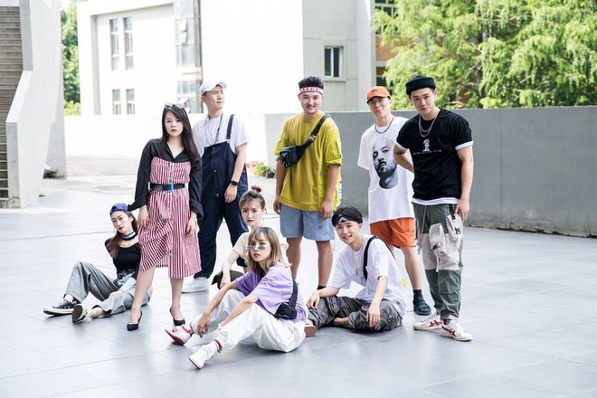 Không phải bìa tạp chí hay dàn mẫu tham dự Fashion Week đâu, đây là bộ ảnh kỷ yếu của lớp nhà người ta đó! - Ảnh 9.