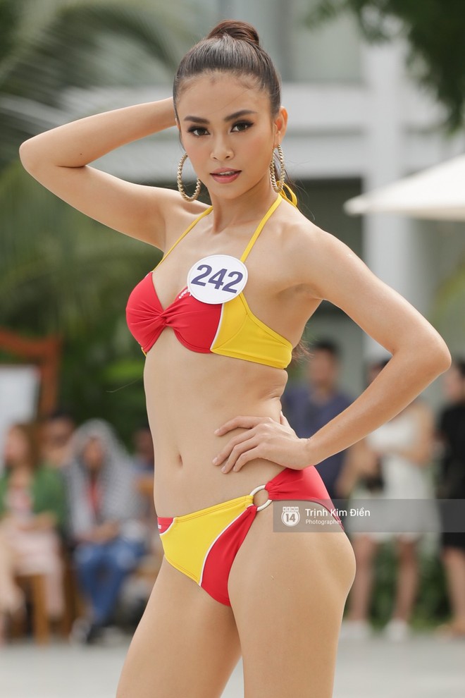 Dàn người đẹp Hoa hậu Hoàn vũ lộ đùi to, bụng mỡ khác xa ảnh photoshop trong phần thi trình diễn bikini - Ảnh 7.