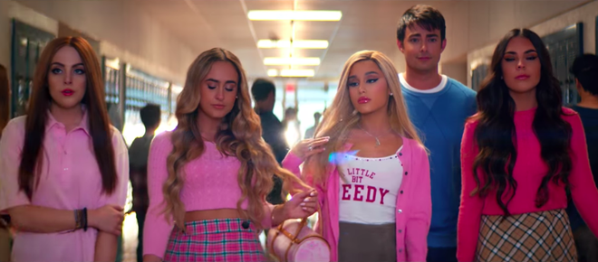 Ariana Grande vào vai cô nàng xấu tính không thể hợp hơn trong MV thank you, next - Ảnh 2.