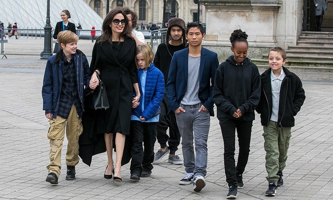 Angelina Jolie và Brad Pitt đã đạt được thỏa thuận trong cuộc tranh chấp quyền nuôi con kéo dài suốt 2 năm - Ảnh 1.