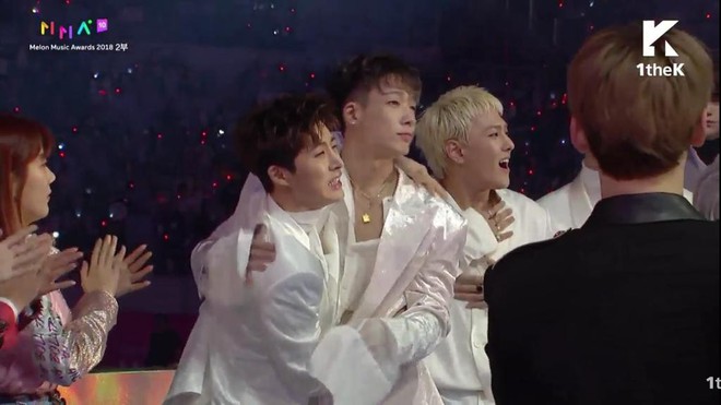 MelOn Music Awards 2018: B.I mếu m&aacute;o, đi kh&ocirc;ng nổi khi iKON thắng Daesang, BTS &ldquo;ẵm&rdquo; Daesang &ldquo;k&eacute;p&rdquo; - Ảnh 1.