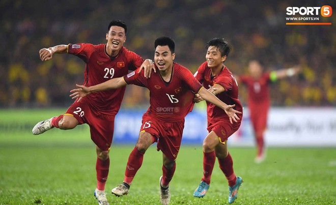 Malaysia 2-2 Việt Nam: Thầy trò Park Hang-seo hụt chiến thắng tiếc nuối - Ảnh 2.