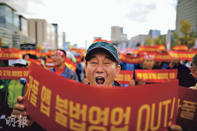 Hàn Quốc: Tài xế taxi truyền thống tự thiêu để phản đối dịch vụ đi chung xe của Kakao - Ảnh 2.