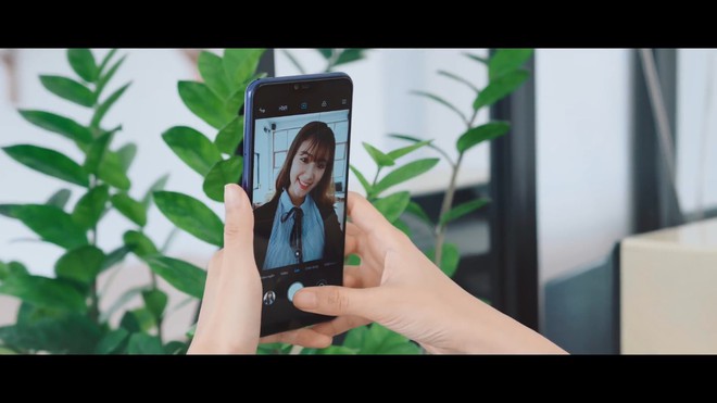 Chiếc điện thoại b&iacute; ẩn xuất hiện trong tr&agrave;o lưu g&acirc;y sốt tr&ecirc;n TikTok - Ảnh 3.