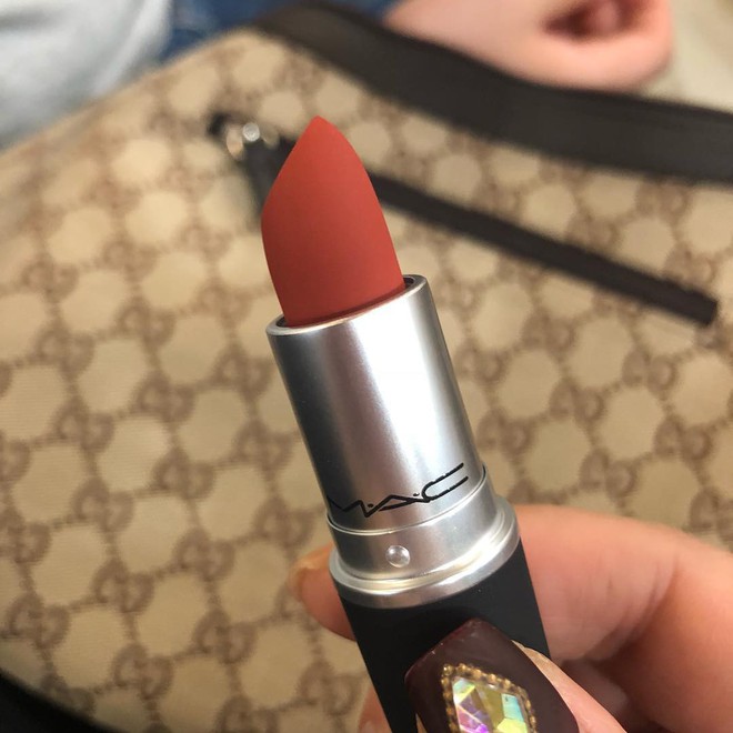 7 c&acirc;y son sang-xịn-mịn đẹp nhất năm 2018: đầy đủ c&aacute;c gam từ nude đến đỏ, son l&igrave; vẫn l&agrave; ch&acirc;n &aacute;i - Ảnh 7.