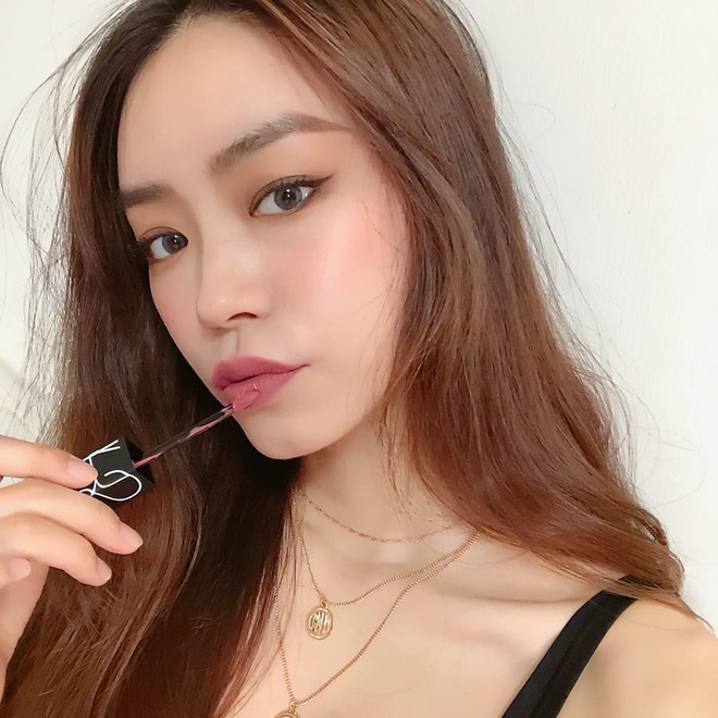 7 c&acirc;y son sang-xịn-mịn đẹp nhất năm 2018: đầy đủ c&aacute;c gam từ nude đến đỏ, son l&igrave; vẫn l&agrave; ch&acirc;n &aacute;i - Ảnh 11.