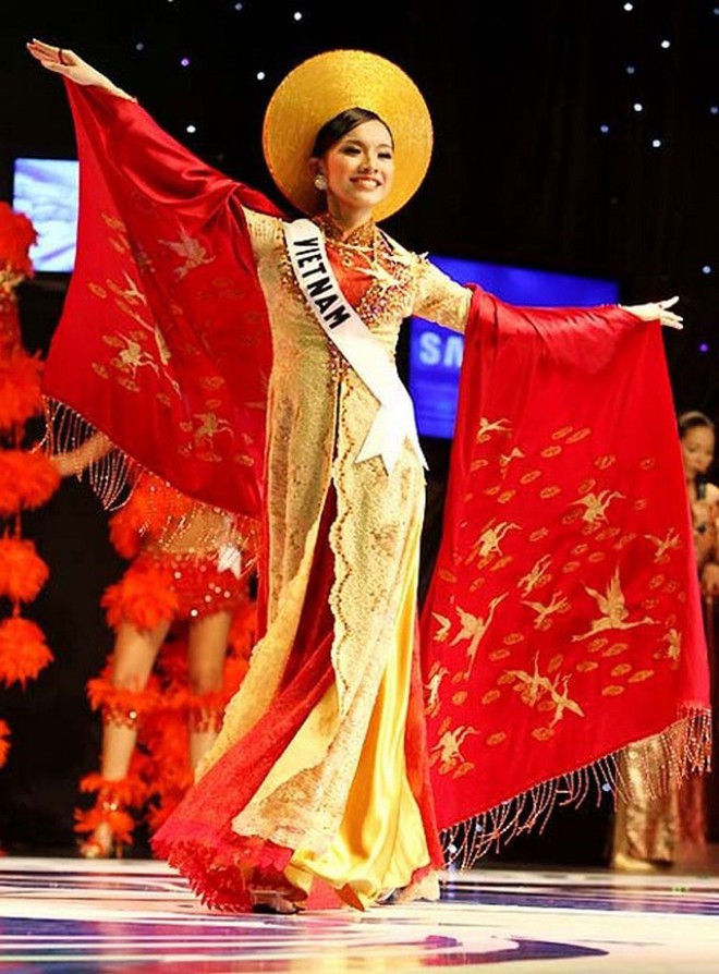 Trước Bánh Mì của H’Hen Niê, Việt Nam từng ghi dấu ấn tại Miss Universe bởi loạt quốc phục độc đáo này - Ảnh 11.