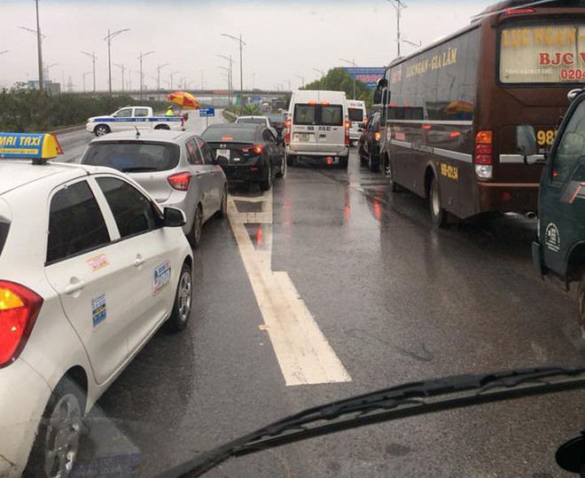  Cao tốc H&agrave; Nội - Bắc Giang: Ph&aacute;t hiện thi thể phụ nữ kh&ocirc;ng nguy&ecirc;n vẹn- Ảnh 1.