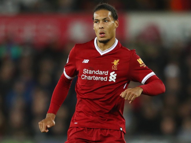 Rio Ferdinand: &ldquo;Van Djik l&agrave; trung vệ hay nhất Liverpool trong lịch sử Premier League&rdquo; - Ảnh 1.