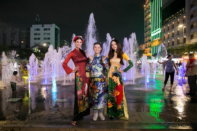 Hương Giang cùng Chị Đại Asias Next Top Model bị vây kín ở phố đi bộ Nguyễn Huệ - Ảnh 4.