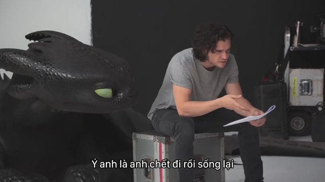 Cười vỡ bụng với đoạn clip thử vai của “cha” rồng “Game of Thrones” Kit Harington và rồng thứ thiệt Toothless - Ảnh 6.