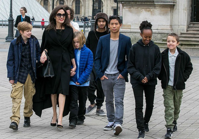 Angelina Jolie tố Brad Pitt chưa từng muốn nhận nuôi cậu con trai gốc Việt Pax Thiên? - Ảnh 3.