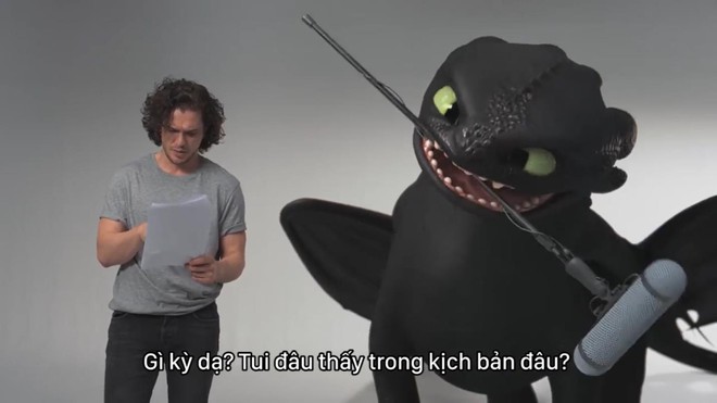 Cười vỡ bụng với đoạn clip thử vai của “cha” rồng “Game of Thrones” Kit Harington và rồng thứ thiệt Toothless - Ảnh 2.