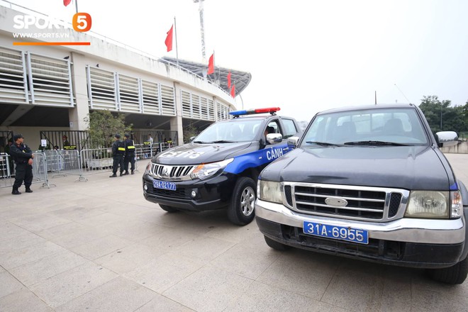 Gần 2.000 cảnh sát, nhân viên an ninh bảo vệ trận chung kết AFF Cup 2018 ở sân Mỹ Đình - Ảnh 1.