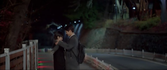 6 màn “trả thính” đáng yêu hết nấc của chị sếp Song Hye Kyo trong Encounter - Ảnh 7.