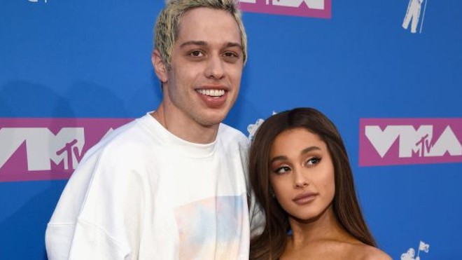 Ariana Grande vội vã tìm đến Pete Davidson khi người yêu cũ tỏ ý muốn tự tử, nhiều sao khác cũng lên tiếng lo lắng - Ảnh 1.