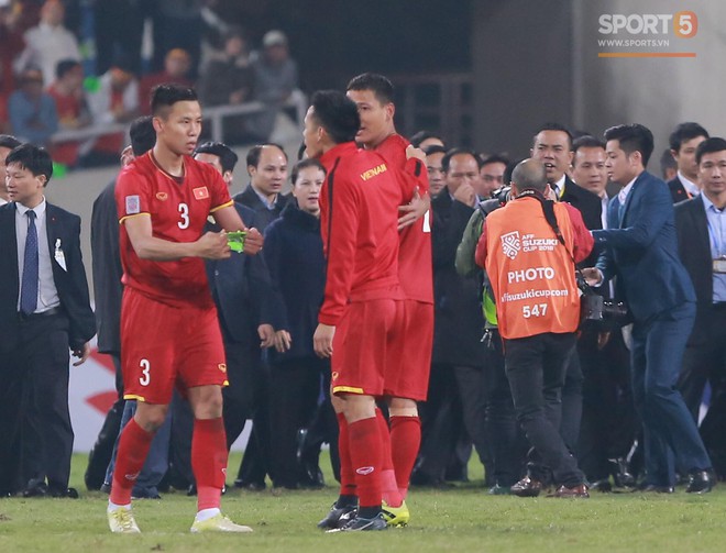 Nhà vô địch AFF Cup 2018 Quế Ngọc Hải: "Máy chém" rũ bỏ những định kiến để đứng dậy sáng lòa - Ảnh 4.