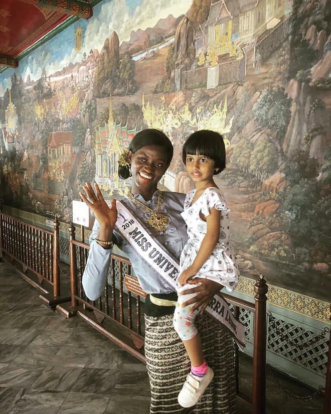 C&acirc;u chuyện cảm động về th&iacute; sinh Miss Universe 2018: Dự thi muộn v&igrave; qu&aacute; ngh&egrave;o, nhưng nhận c&aacute;i kết ấm l&ograve;ng từ người d&acirc;n Th&aacute;i - Ảnh 2.