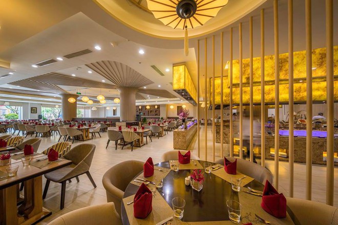 Kh&ocirc;ng gian chuẩn m&ugrave;a lễ hội của Vinpearl Hotels: G&oacute;c n&agrave;o cũng lung linh, đ&atilde; vậy c&ograve;n được thưởng thức bữa tối với view ng&agrave;n sao! - Ảnh 16.