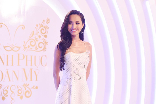 The Tiffany Vietnam: Bất ngờ xuất hiện HHen Ni Suyễn khiến mọi người cười lăn vì cực hài - Ảnh 7.