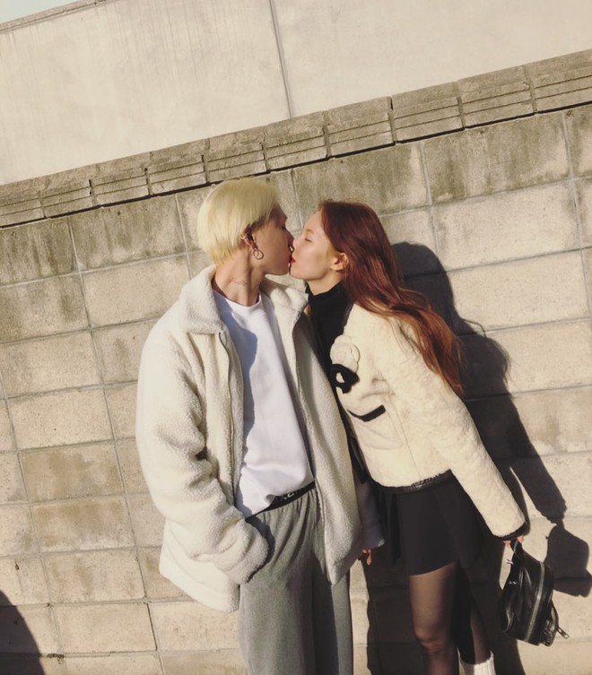 Nắm tay và ôm ấp chán chê, Hyuna và bạn trai EDawn giờ còn công khai khóa môi trên Instagram - Ảnh 2.