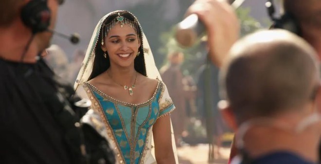 Mê mẩn trước vẻ cuốn hút của nàng công chúa Jasmine vừa lộ diện trong “Aladdin” bản người đóng - Ảnh 4.
