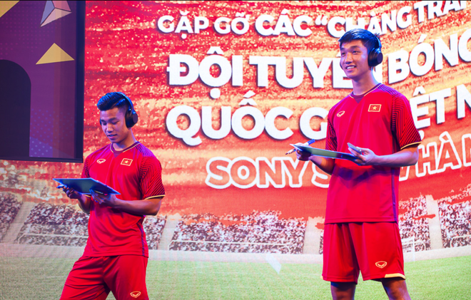 Gu chọn tai nghe của các tuyển thủ Việt Nam tại AFF Cup 2018 - Ảnh 3.