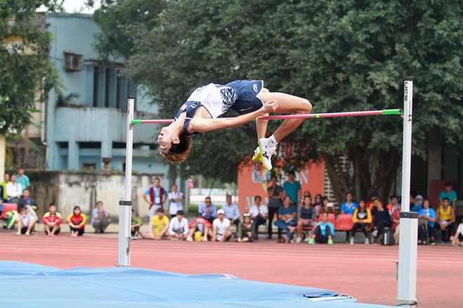 Vận động vi&ecirc;n của Hải Ph&ograve;ng 6 lần ph&aacute; kỷ lục nhảy cao trong một buổi s&aacute;ng - Ảnh 1.