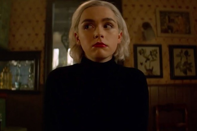 Cô phù thuỷ nhỏ Sabrina bất ngờ tung trailer mùa 2, hé lộ ngày lên sóng Netflix  - Ảnh 4.