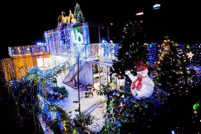 Check-in ngay những địa điểm sống ảo mới toanh tại H&agrave; Nội m&ugrave;a Noel n&agrave;y - Ảnh 1.
