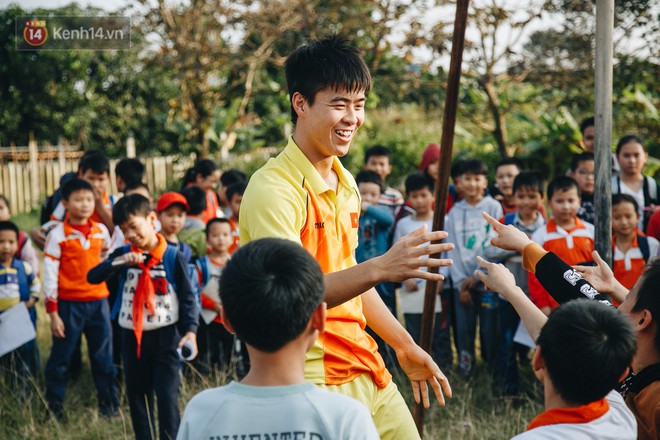 Đỗ Duy Mạnh: Chuyện cậu bé nhặt bóng 10 năm trước và người hùng sau vô địch AFF Cup 2018 - Ảnh 10.