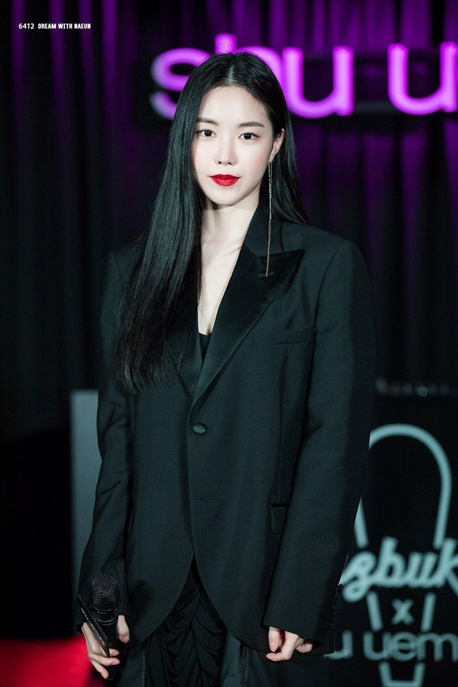 Top khoảnh khắc k&eacute;m sắc g&acirc;y sốc của d&agrave;n đại mỹ nh&acirc;n năm 2018: Park Min Young, Nhiệt Ba phải ch&agrave;o thua mỹ nh&acirc;n n&agrave;y? - Ảnh 4.