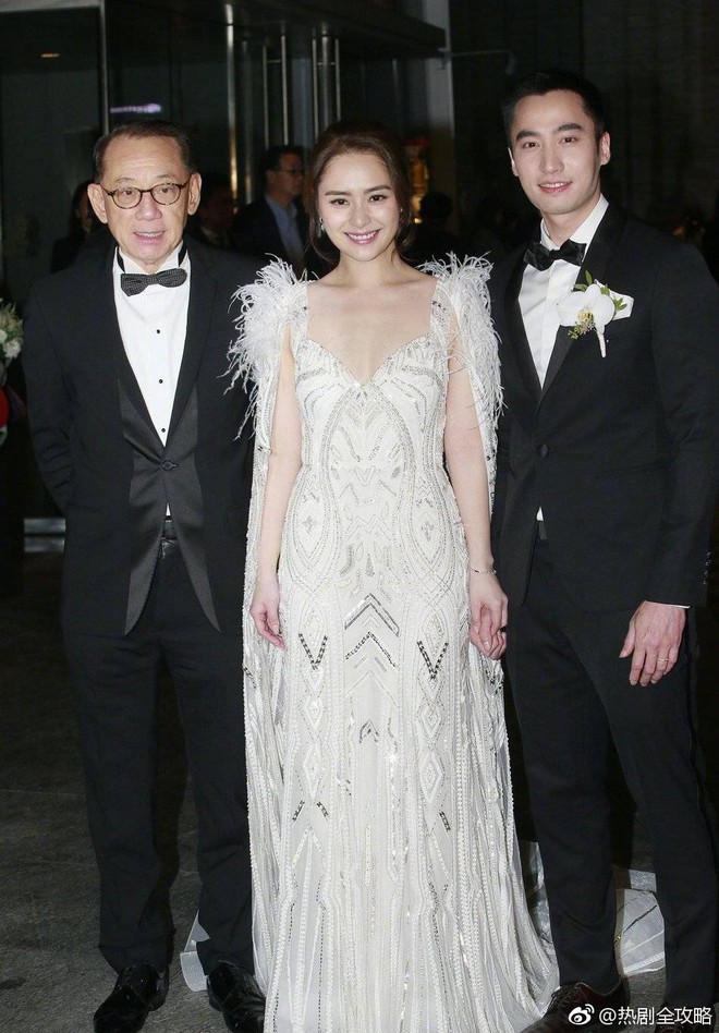 Thay liền 3 bộ váy cưới đẹp như mơ, Chung Hân Đồng lại khiến dân tình say lòng vì quá đỗi xinh đẹp - Ảnh 1.