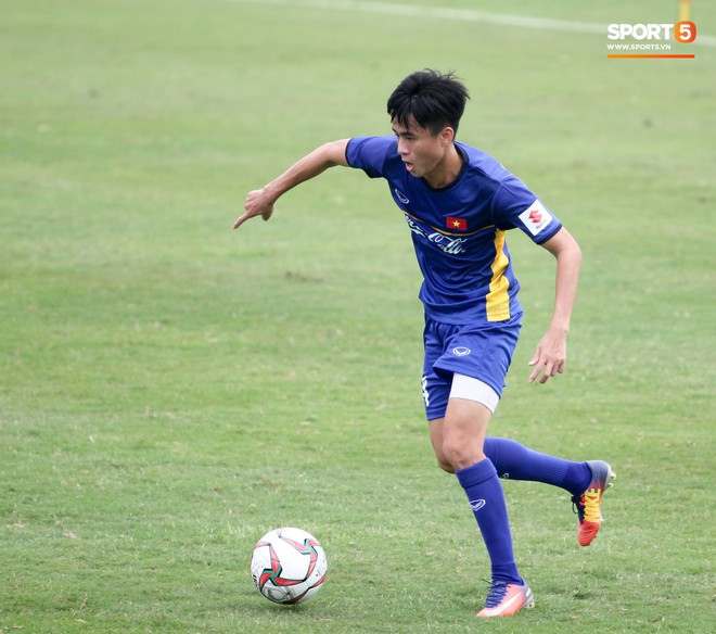 Dần lộ diện 2 cầu thủ đầu tiên phải chia tay tuyển Việt Nam trước thềm Asian Cup 2019  - Ảnh 3.