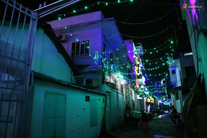 Người Sài Gòn đổ về xóm đạo đẹp nhất Gò Vấp để vui chơi, chụp ảnh trong mùa Giáng sinh - Ảnh 13.
