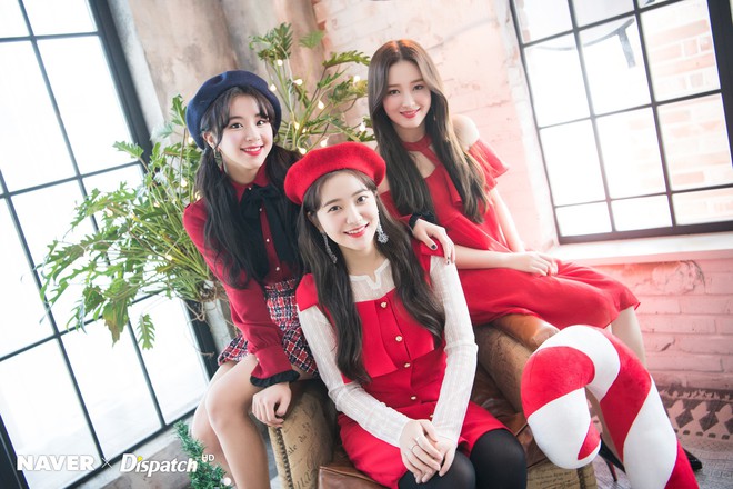 Bộ ảnh Giáng sinh của hội em út gây tranh cãi: Đẹp là thế, nữ thần lai Nancy lép vế trước mỹ nhân TWICE, Red Velvet - Ảnh 3.