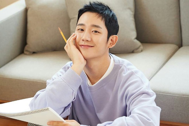 Mối t&igrave;nh giữa &ldquo;C&ocirc; d&acirc;u y&ecirc;u tinh&rdquo; Kim Go Eun v&agrave; &ldquo;em trai&rdquo; Jung Hae In hứa hẹn sẽ g&acirc;y b&atilde;o m&agrave;n ảnh H&agrave;n - Ảnh 4.