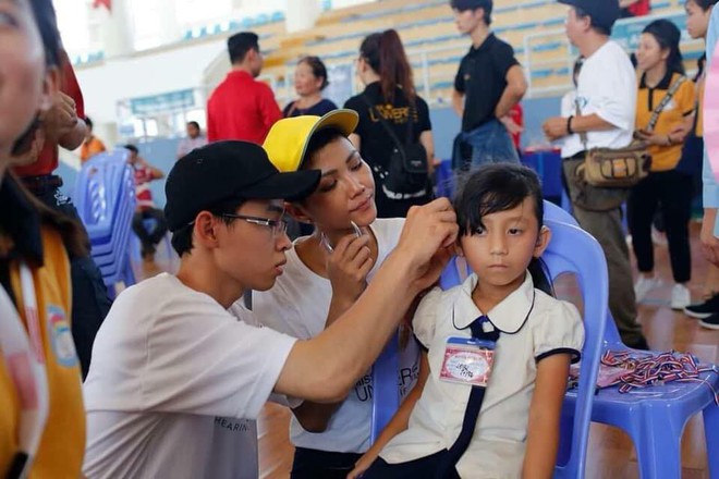 HHen Niê dành hết 1 tỷ đồng tiền thưởng cho từ thiện, truyền thông và dân mạng quốc tế lại hết lời tán dương - Ảnh 4.